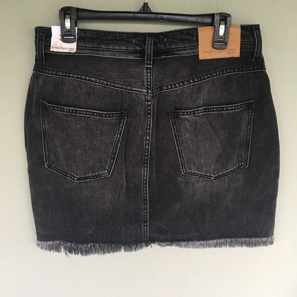 Band of Gypsies Denim Mini Skirt Women’s 32 Button Fly Raw Hem Pockets Y2K Boho - Picture 9 of 11